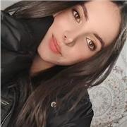 estudiante universitaria, que estudia ingeniería en turismo e ingeniería comercial, propuesta a ayudar a los mas pequeños